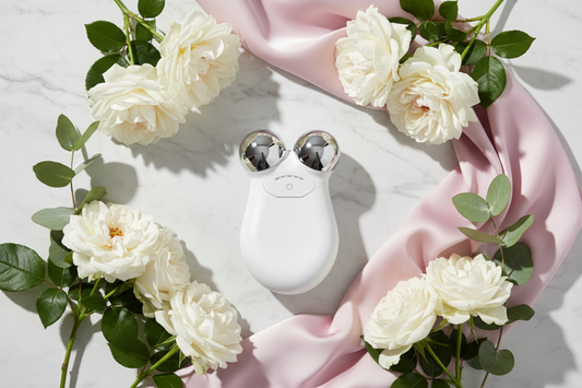 Lift, Sculpt & Glow: La Glow's Toolkit for a Non-Surgical Facelift at Home